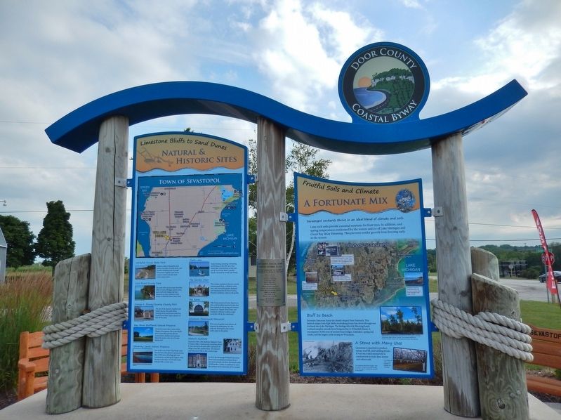 A Fortunate Mix Marker Kiosk (<i>wide view looking south; Wisconsin Hwy 42 on right</i>) image. Click for full size.