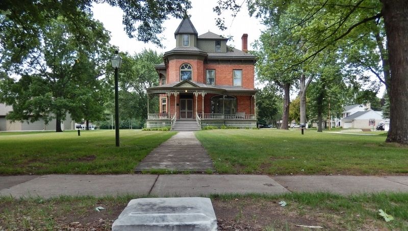 George Beyer Home (<i>wide view from Park Avenue</i>) image. Click for full size.
