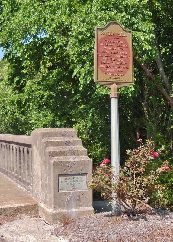 Snow Hill Marker (<i>tall view; marker is located beside bridge abutment</i>) image. Click for full size.