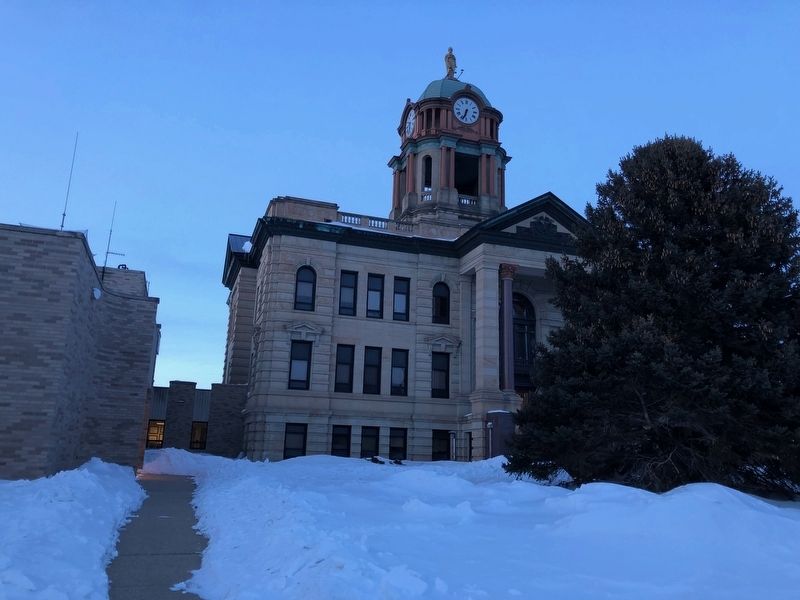 Brown County (South Dakota) Courthouse image. Click for full size.