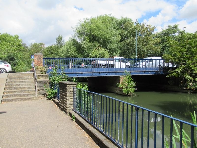 The Hythe Bridge over the Castle Mill Stream image. Click for full size.