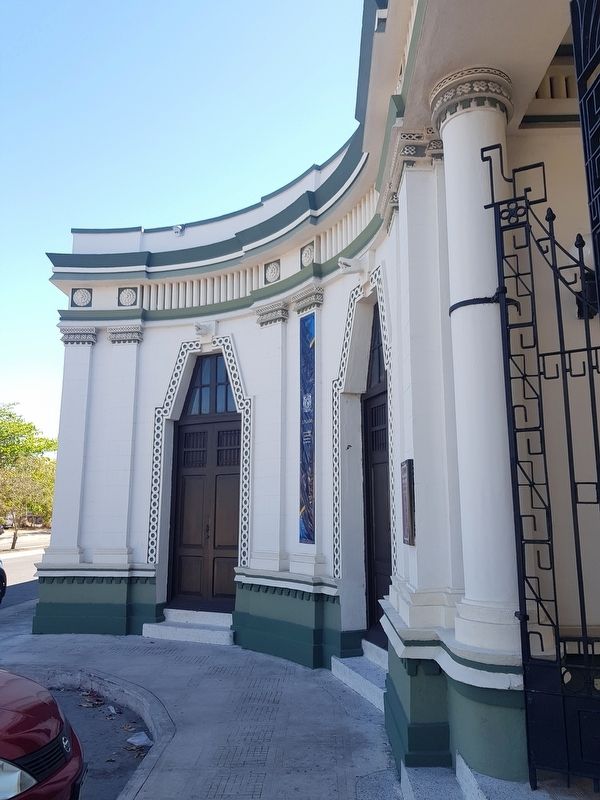 The Old Rendón Peniche Sanitorium Marker. Click for full size. The Old Rendón Peniche Sanitorium Marker image. Click for full size.