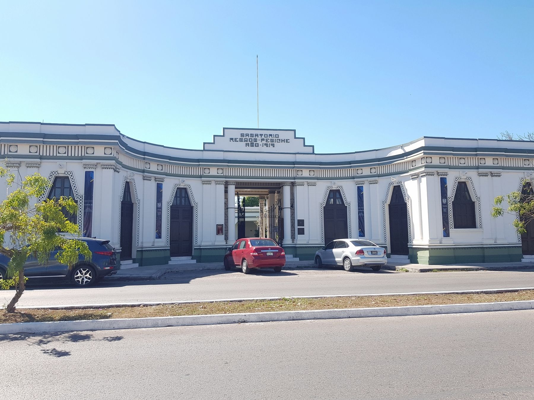 The Old Rendón Peniche Sanitorium and Marker. Click for full size. The Old Rendón Peniche Sanitorium and Marker image. Click for full size.