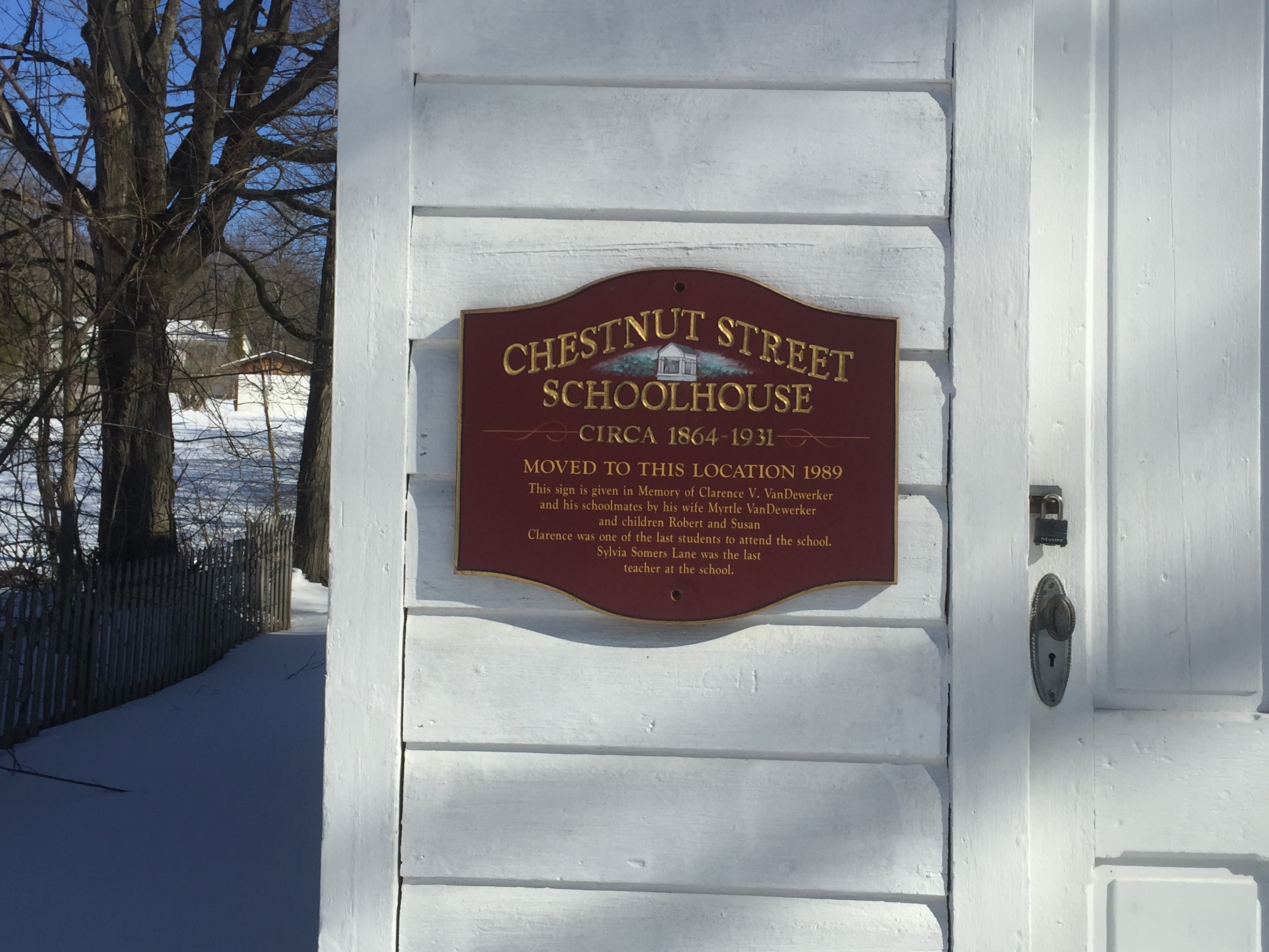 Chestnut Street schoolhouse Marker