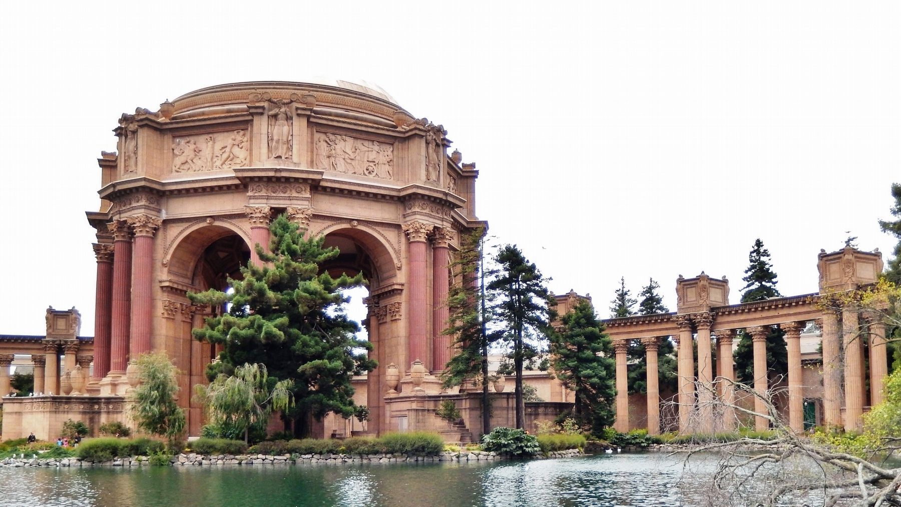 Palace of Fine Arts Rotunda & Colonnade (<i>view from marker</i>) image. Click for full size.