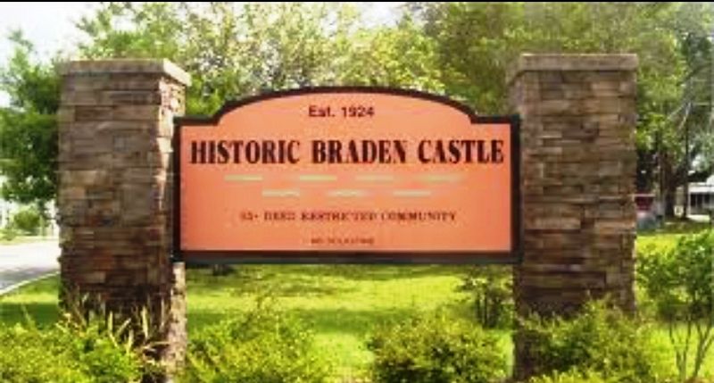 Entrance to Braden Castle Park image. Click for full size.