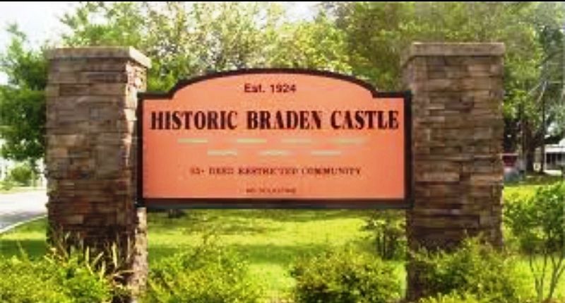 Entrance to Braden Castle Park image. Click for full size.