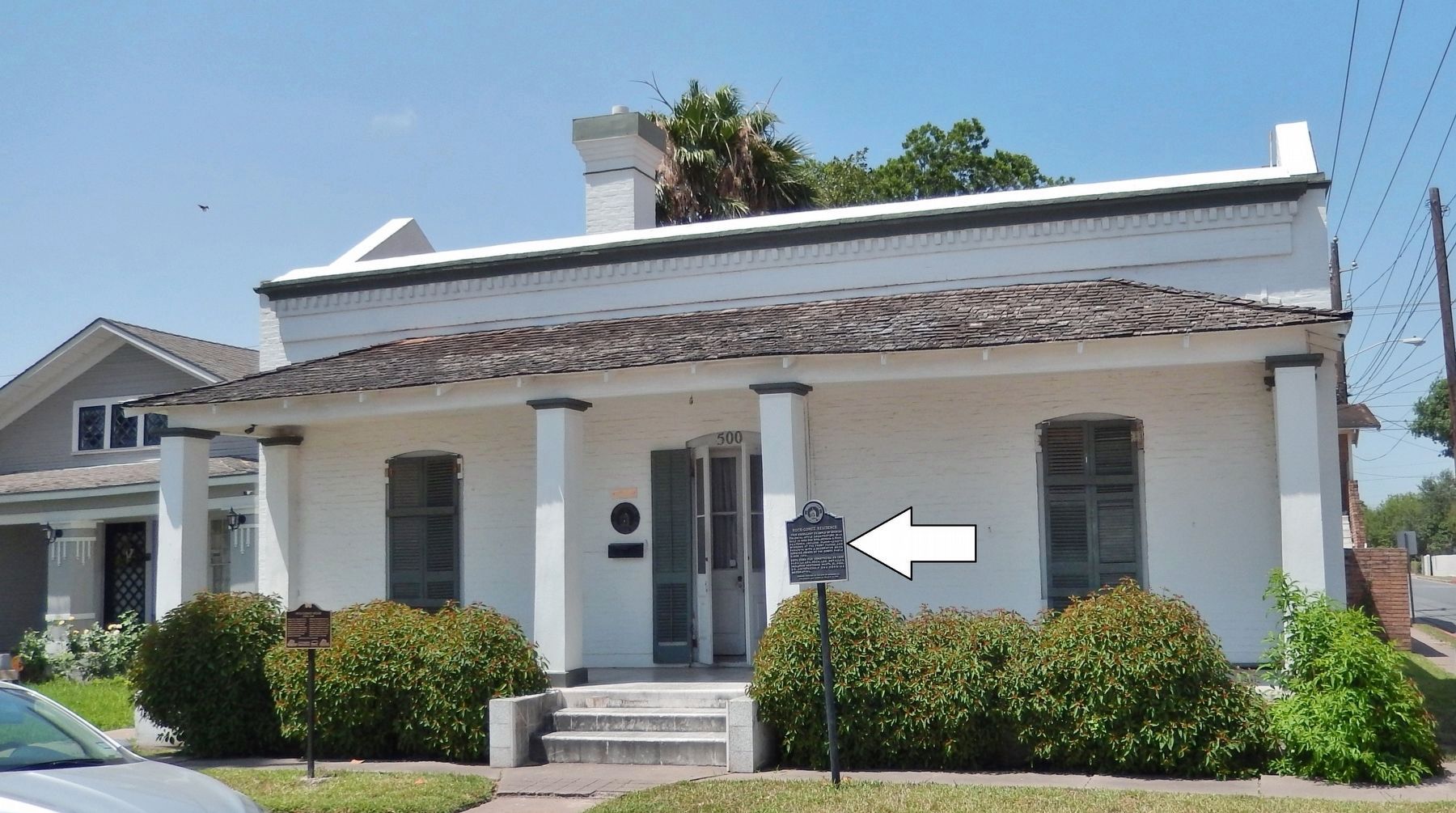 Rock-Gomez Residence (<i>wide view; marker visible on right; related marker on left</i>) image. Click for full size.