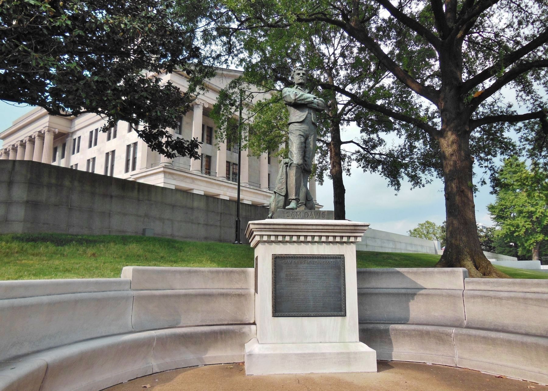 Sam Davis of Tennessee Monument (<i>Tennessee Capitol in background</i>). Click for full size. Sam Davis of Tennessee Monument (<i>Tennessee Capitol in background</i>) image. Click for full size.