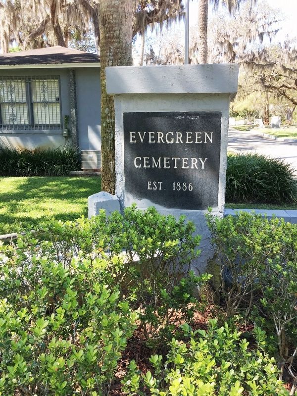 Plaque located at the enterance to the Cemetery image. Click for full size.