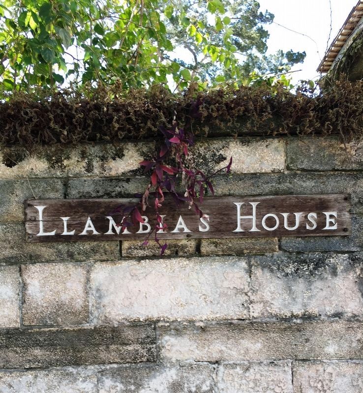 Llambias House garden entrance image. Click for full size.
