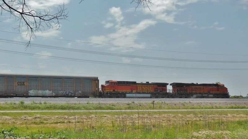 BNSF Train Passing Gardner Junction<br>(<i>view fron near marker</i>) image. Click for full size.