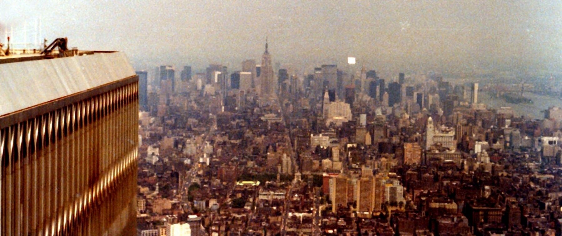 Looking uptown from the open observation deck. Click for full size. Looking uptown from the open observation deck image. Click for full size.