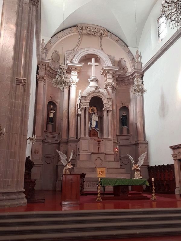 A view of the altar of the Temple of San Agust�n image. Click for full size.