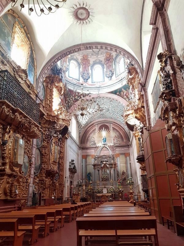An interior view of the Temple of Santa Rosa de Viterbo image. Click for full size.