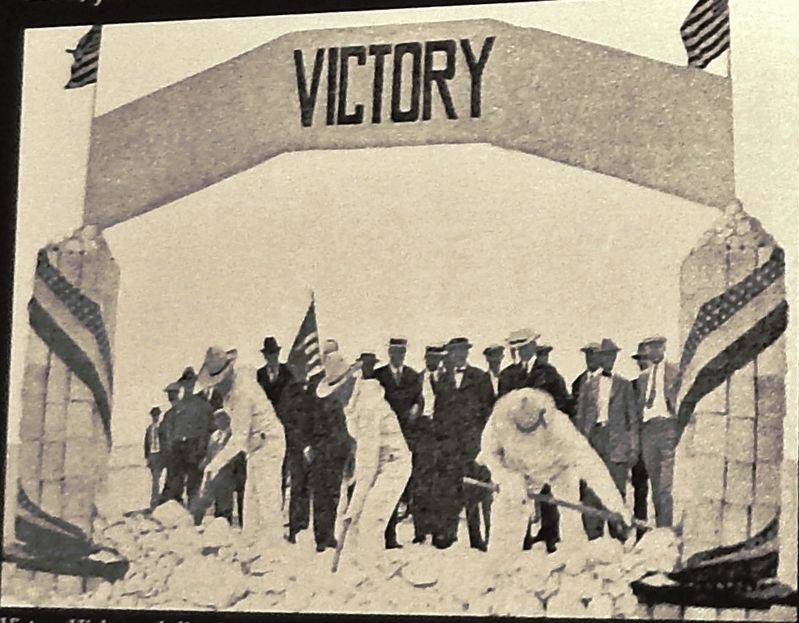 Marker detail: Victory Highway dedication, 1925 image. Click for full size.