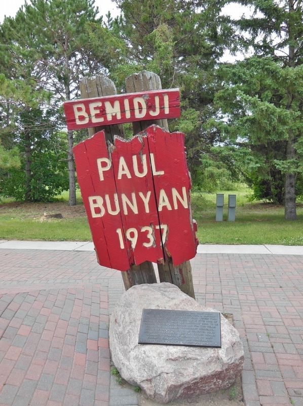Paul Bunyan and Babe Marker (<i>tall view</i>) image, Touch for more information