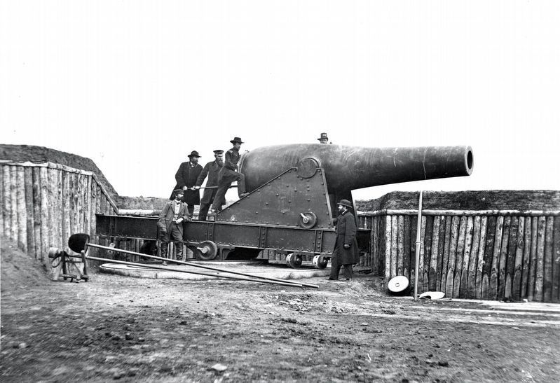 15-inch Rodman Gun at Battery Rodgers image. Click for full size.
