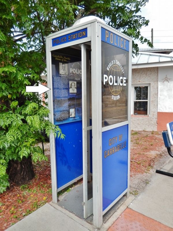 World's Smallest Police Station Marker (<i>tall view</i>) image. Click for full size.