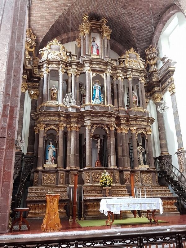 An additional view of the altar of the Temple of the Immaculate Conception image. Click for full size.
