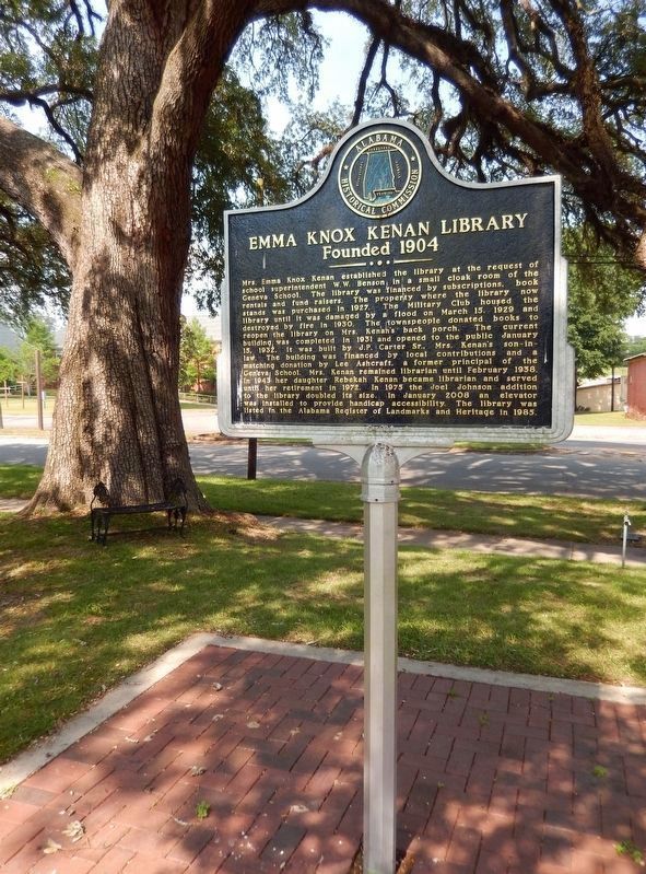 Emma Knox Kenan Library Marker (<i>tall view; South Commerce Street in background</i>) image. Click for full size.