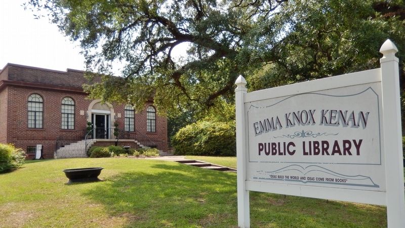 Emma Knox Kenan Public Library (<i>view from Commerce Street/Church Avenue intersection</i>) image. Click for full size.