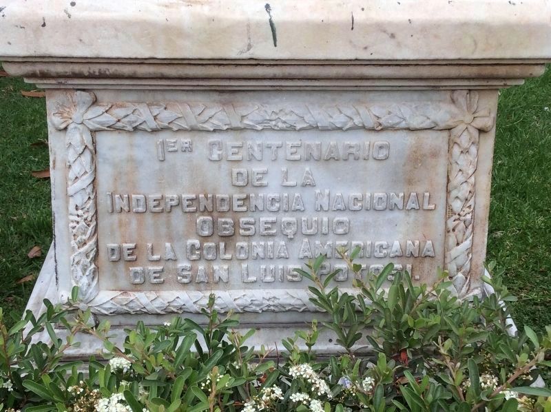 A nearby memorial to the 100th anniversary of Mexican Independence image. Click for full size.