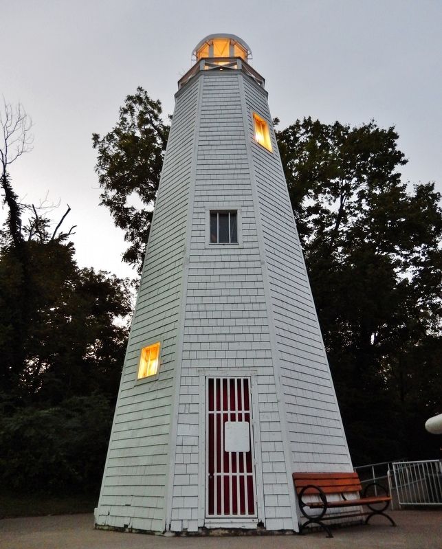 Mark Twain Memorial Lighthouse (<i>view from near marker</i>). Click for full size. Mark Twain Memorial Lighthouse (<i>view from near marker</i>) image. Click for full size.