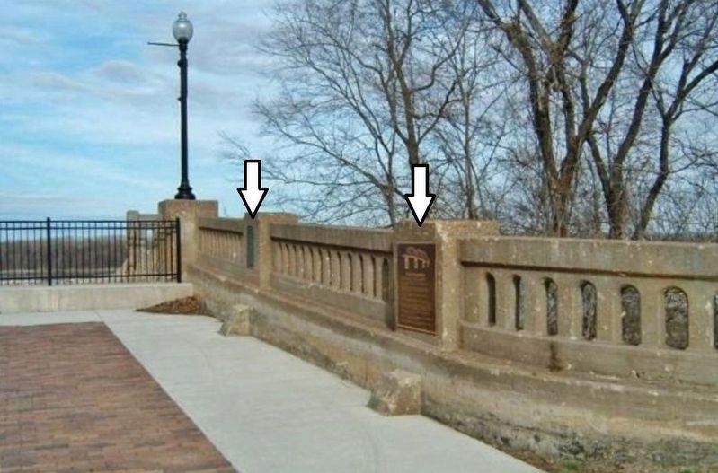 Mark Twain Memorial Bridge Markers (<i>old WPA marker in background; newer marker up front</i>) image. Click for full size.