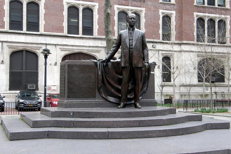 Governor Alfred E. Smith Memorial. Click for full size. Governor Alfred E. Smith Memorial image. Click for full size.