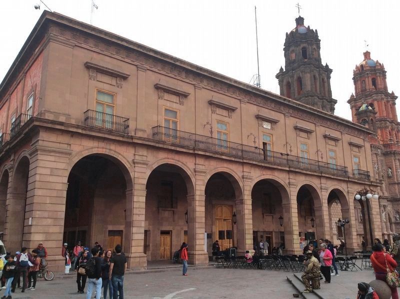 The nearby City Hall (Palacio Municipal), mentioned in the marker text. Click for full size. The nearby City Hall (Palacio Municipal), mentioned in the marker text image. Click for full size.