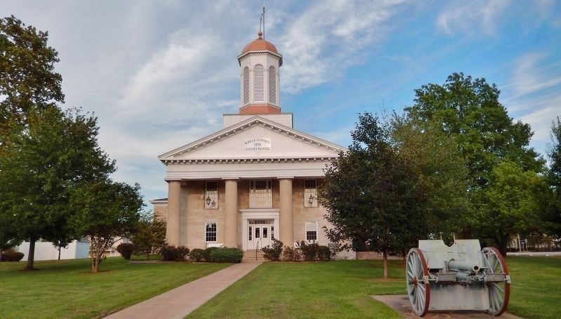 Ralls County Courthouse (<i>view from near marker; World War I cannon on right</i>) image. Click for full size.