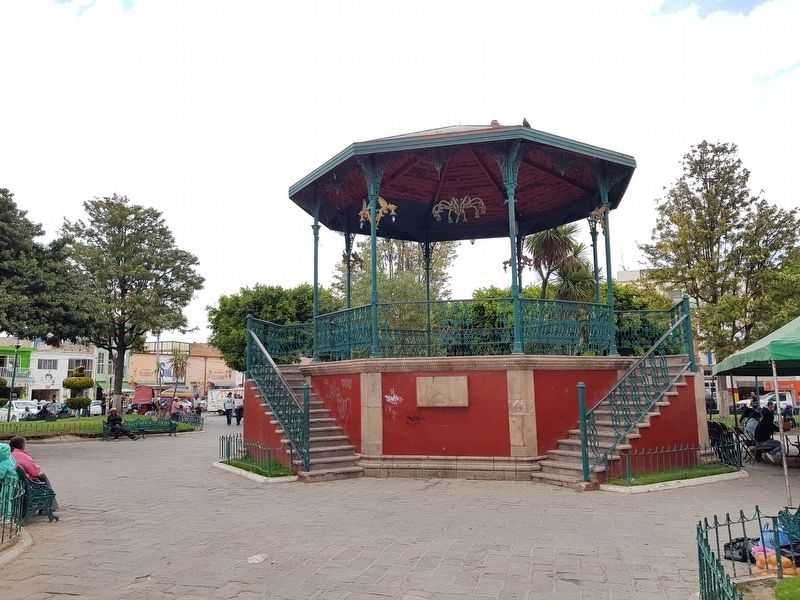 Plaza Aquiles Serd�n Marker image. Click for full size.