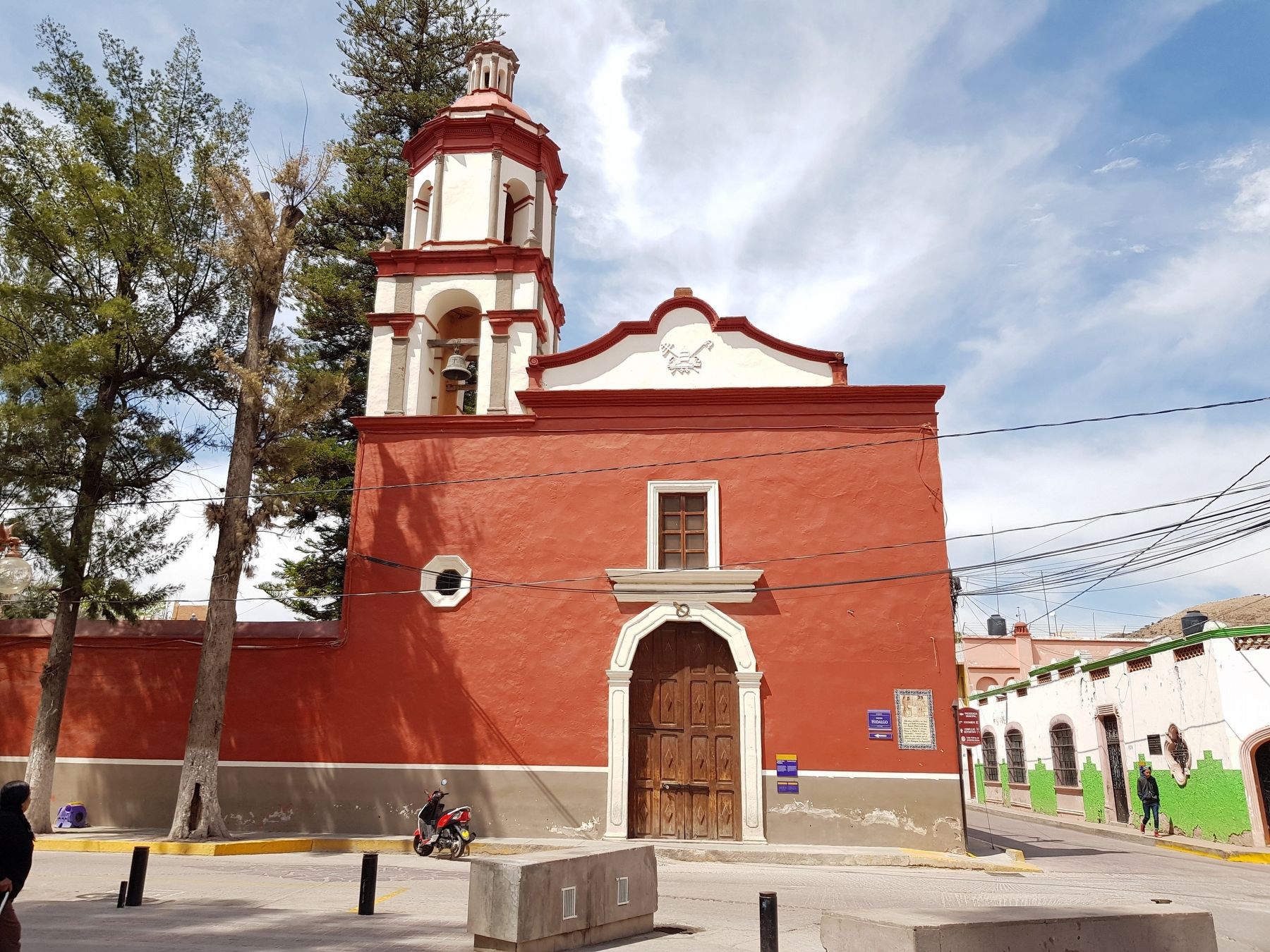 Purísima Chapel and Marker image. Click for full size.