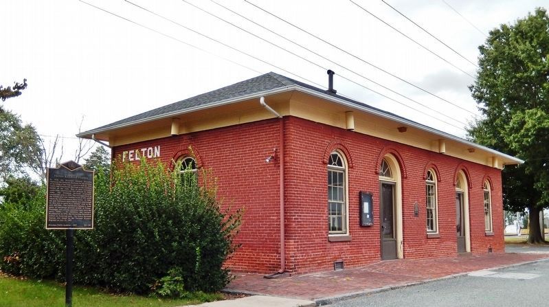 Felton Railroad Station Marker<br>(<i>wide view from East Railroad Avenue</i>) image. Click for full size.