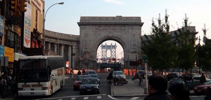Manhattan Bridge Colonnade image. Click for full size.