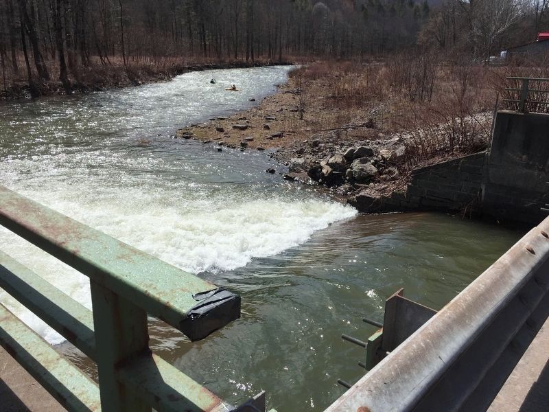 Entering Esopus Creek. Click for full size. Entering Esopus Creek image. Click for full size.