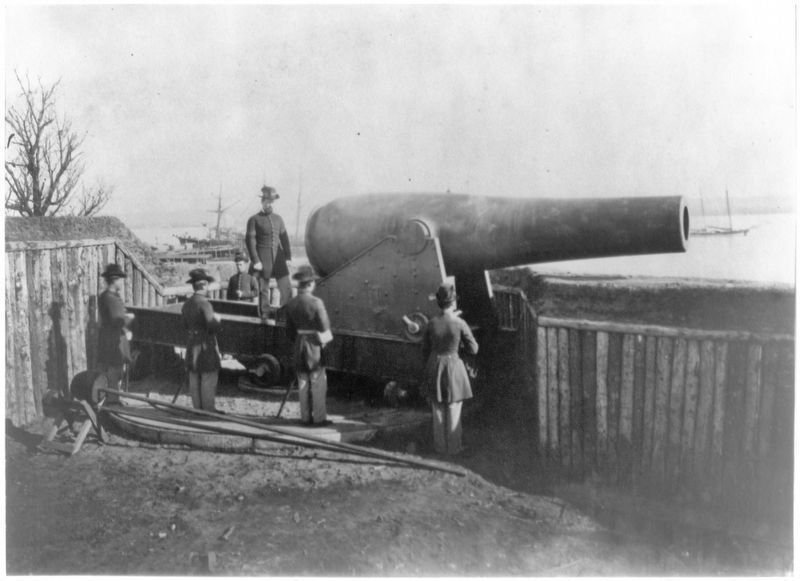 Rodman smoothbore at Battery Rodgers, Alexandria, Virginia, 1864 image. Click for full size.