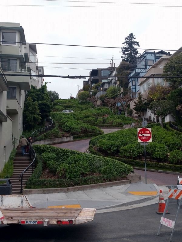 Lombard Street image. Click for full size.