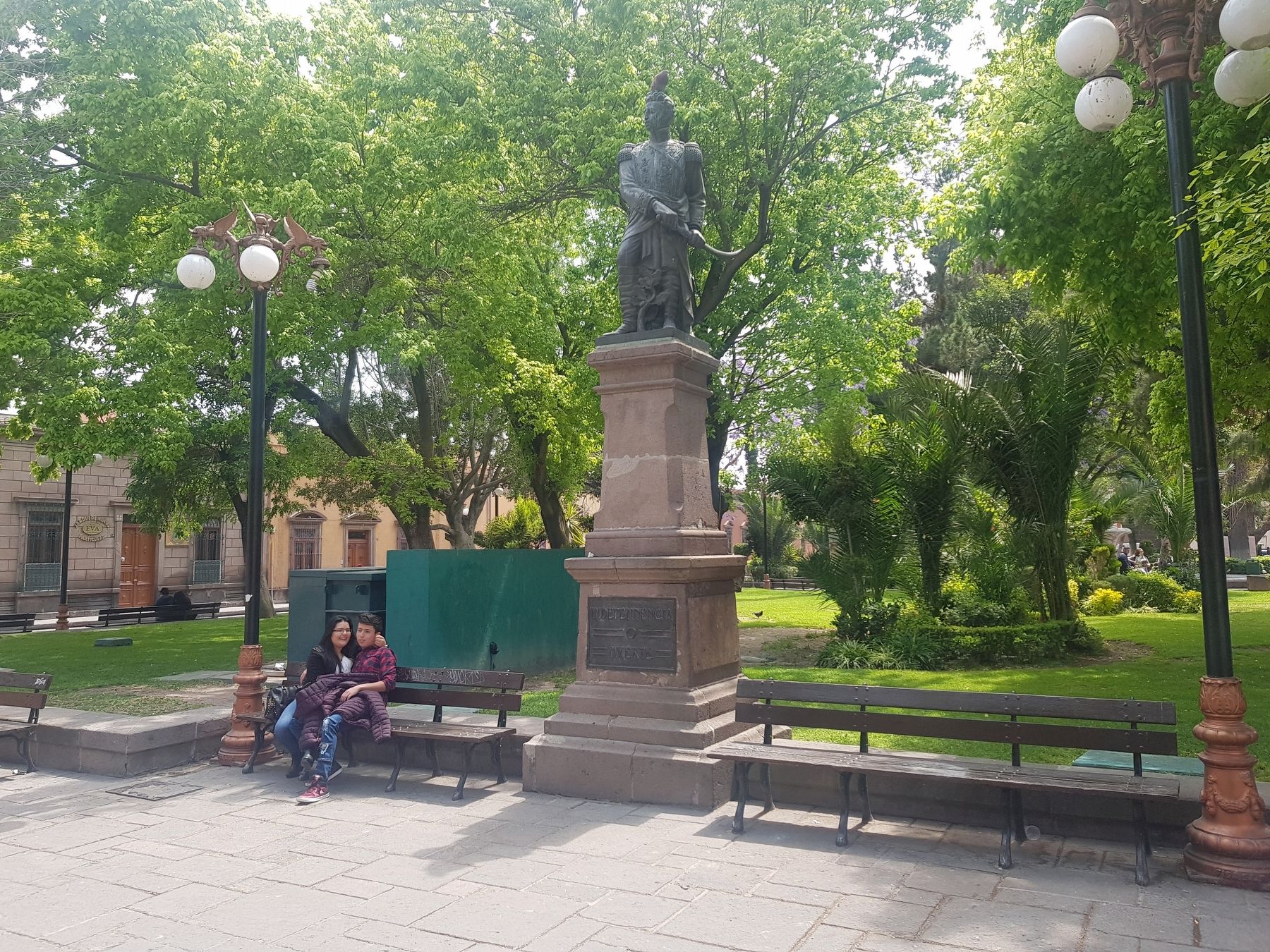 Monument to Vicente Guerrero image. Click for full size.