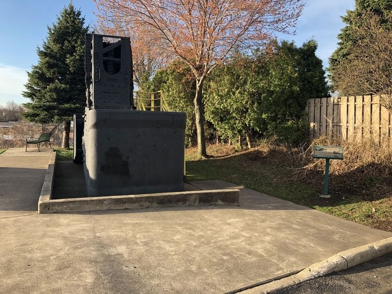The Giant Hulett Marker. Click for full size. The Giant Hulett Marker image. Click for full size.