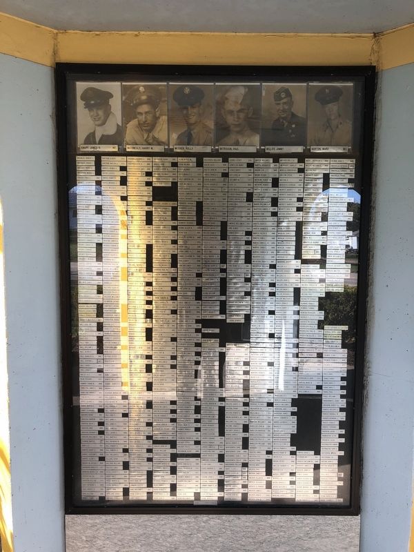 Veterans Memorial image. Click for full size.