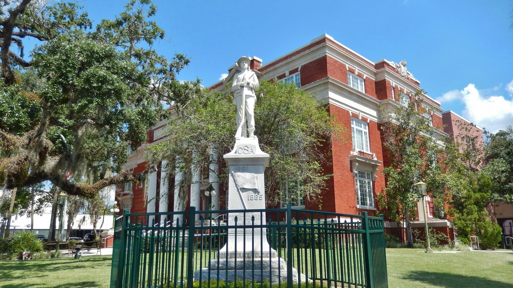 Hernando County Confederate Monument (<i>southwest corner of county courthouse grounds</i>) image. Click for full size.