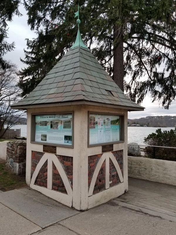 The Lake Mowhawk Guardhouse image. Click for full size.