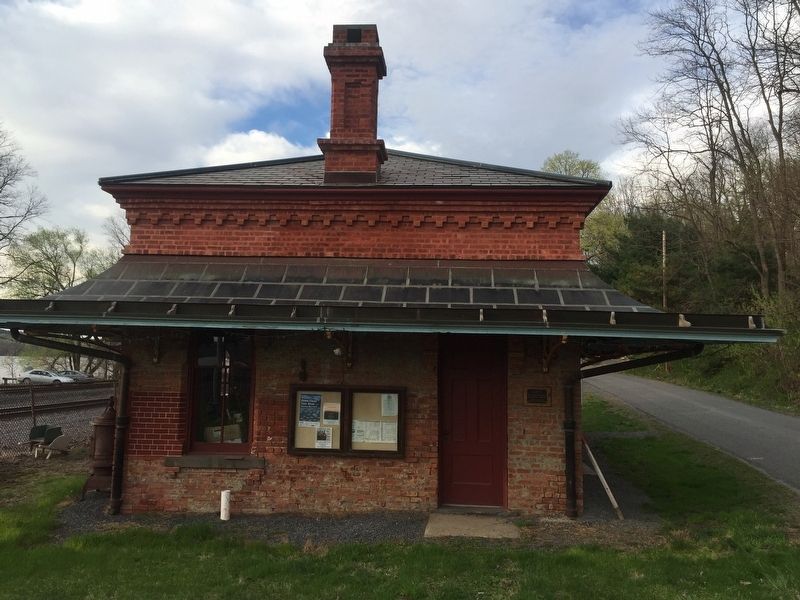 Old Stuyvesant Landing Train Station. Click for full size. Old Stuyvesant Landing Train Station image. Click for full size.