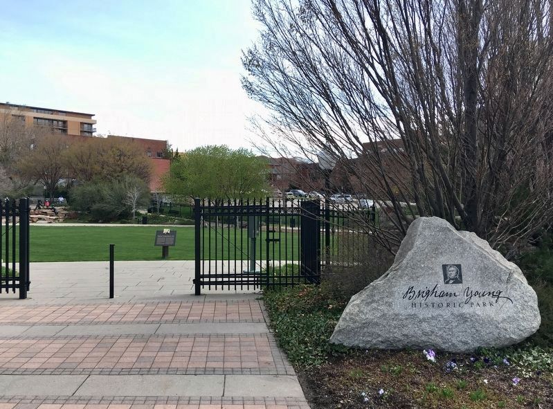 Park Entrance and Marker image. Click for full size.