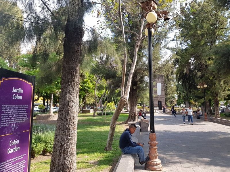 Colón Garden and Marker. Click for full size. Colón Garden and Marker image. Click for full size.