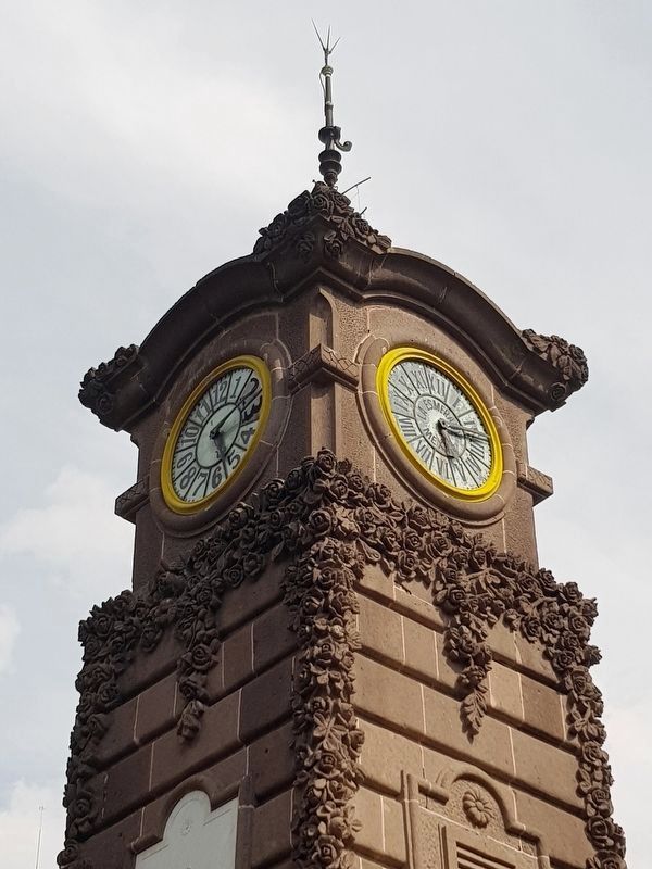A closer view of the tower's clock image. Click for full size.