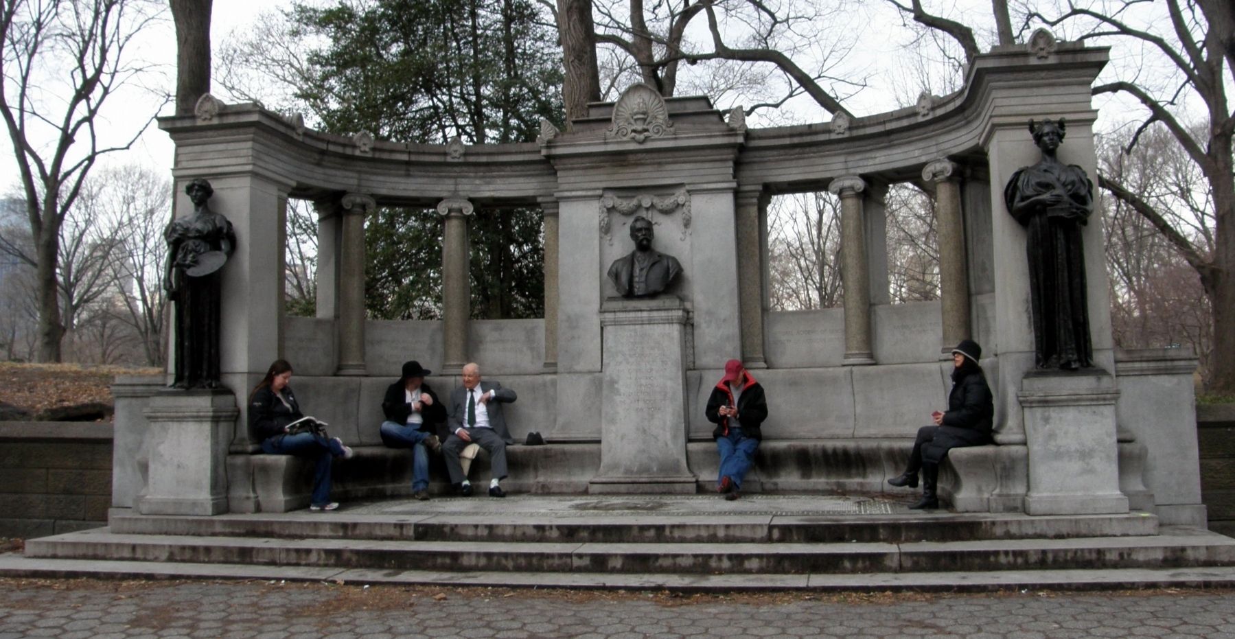 Richard Morris Hunt Memorial image. Click for full size.