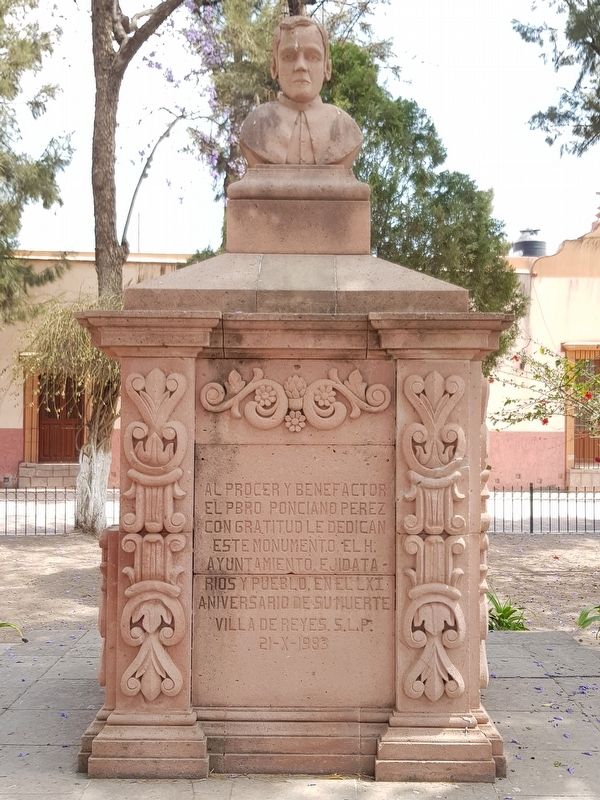 A memorial to Father Ponciano Pérez from 1983 image. Click for full size.